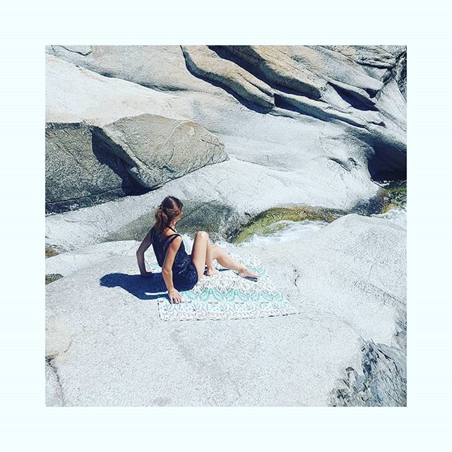 Picnic bag Akagii mode d'emploi 6/9
Motif du sac vient du studio de design textile Akagii
#dejeuner #diner #foodstagram #dejeunersurlherbe #chillouttime #river #golu